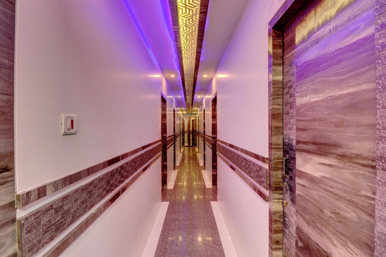 Hotel Magnet Terminal-2 Мумбай Екстериор снимка